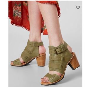 Sorel | Nadia Buckle Sandal 6.5